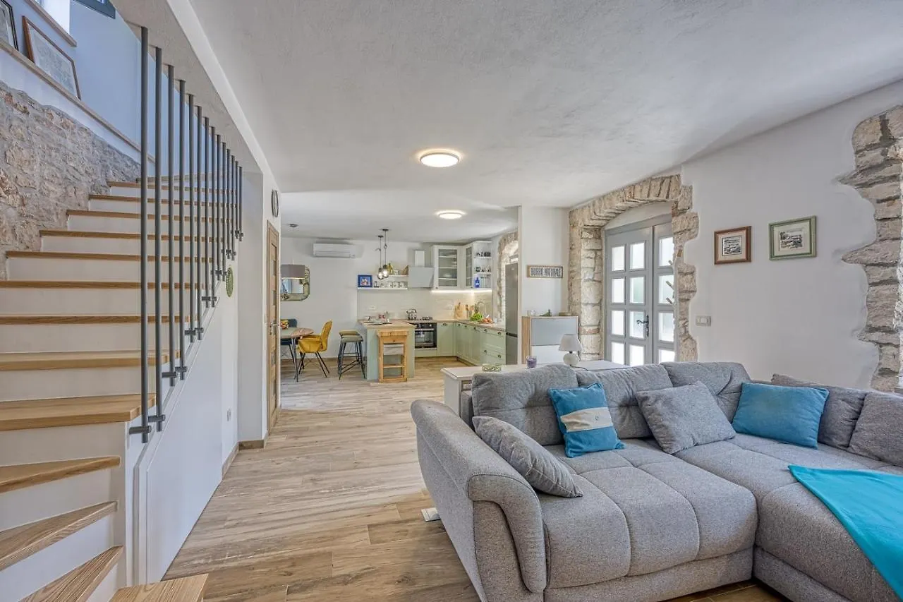 Holiday home Villa Dvi Ladonje Tar-Vabriga
