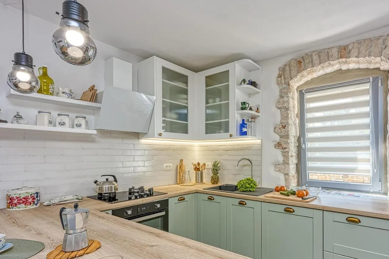 Villa Dvi Ladonje Tar-Vabriga