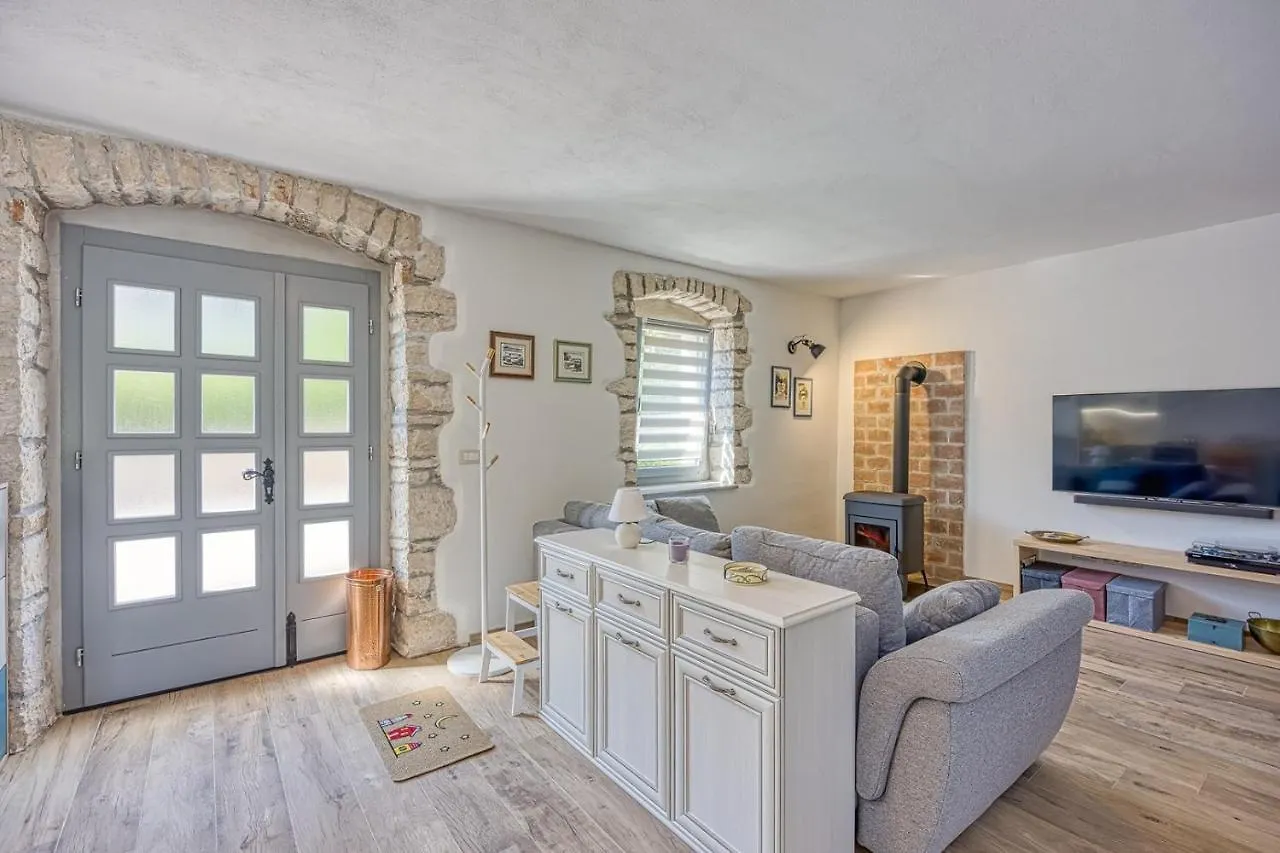 Holiday home Villa Dvi Ladonje Tar-Vabriga