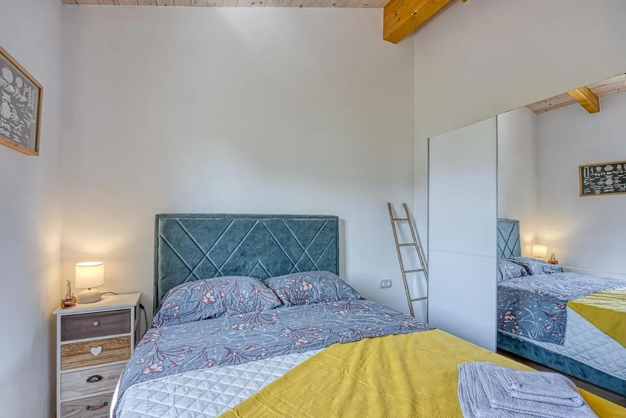 Villa Dvi Ladonje Tar-Vabriga 0*,  Croatia