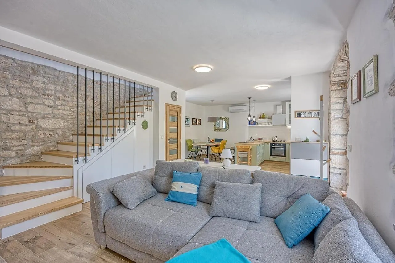 Villa Dvi Ladonje Tar-Vabriga