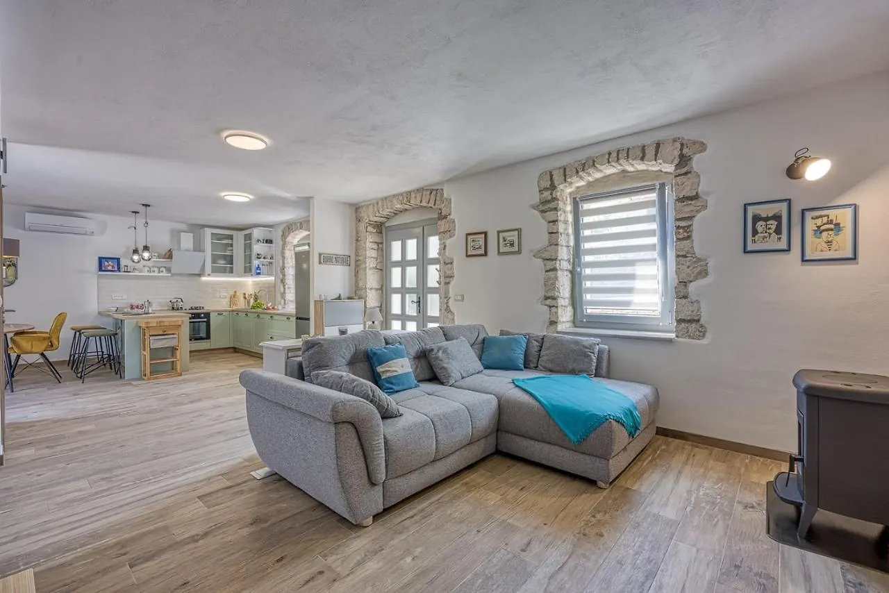 Villa Dvi Ladonje Tar-Vabriga